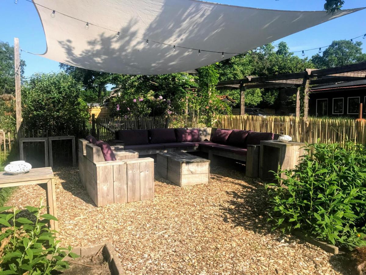 Willa In De Tuin In Gees Zewnętrze zdjęcie